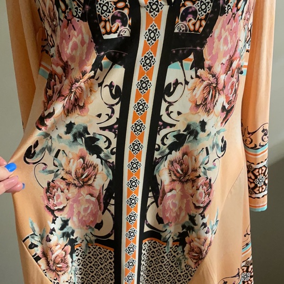 Women’s V neckline Floral VINTAGE ASYMMETRICAL TUNIC. Size Large - Picture 3 of 12